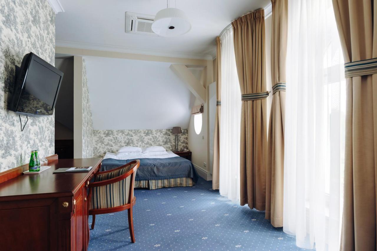 Hotel Palac Romantyczny Turzno Exterior foto